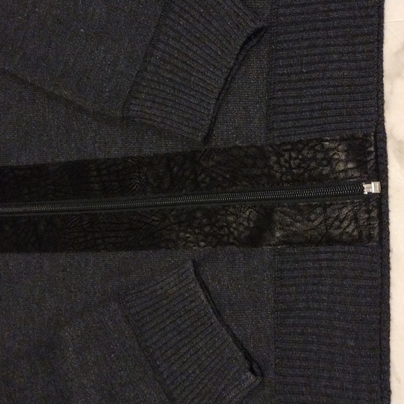Leonardo Gavino zip front sweater. - Picture 5 of 11